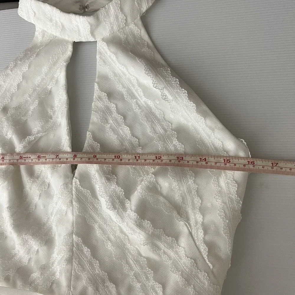 Monique Lhuillier White Lace Formal Gown Wedding Dress Keyhole Halter Size 8 - Picture 16 of 16